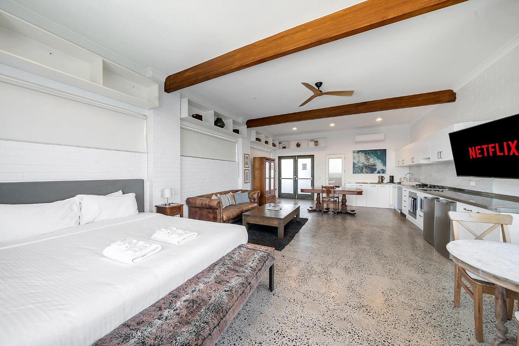 Upscale Cliffside Studio With Ocean Views North Bondi Sydney Buitenkant foto